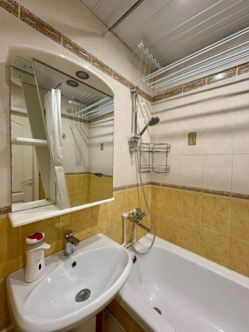 Купить квартиру в Москве. Вариант № 10429741, 17, площадь -  квм, цена 15000000 рублей