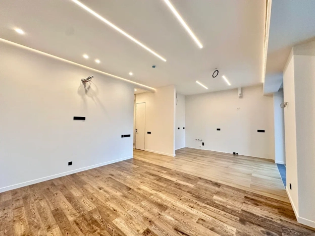 Купить трехкомнатную квартиру на вторичке у метро Терехово в Москве. Вариант № 10607924, 11, площадь - квм, цена 54800000 рублей