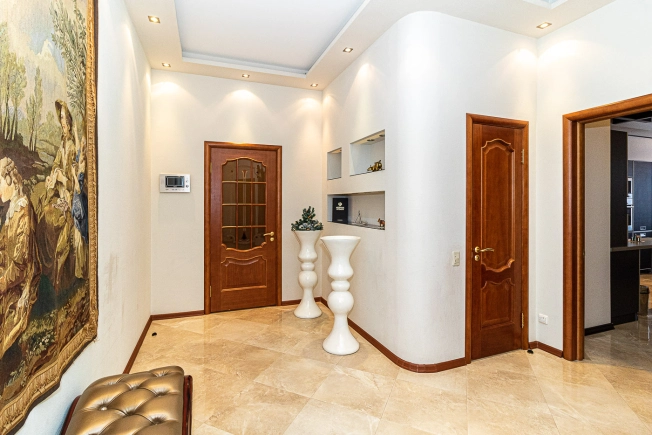 Купить квартиру на улице Октябрьский проспект в Владимире. Вариант № 1222, 46, площадь -  квм, цена 25000000 рублей