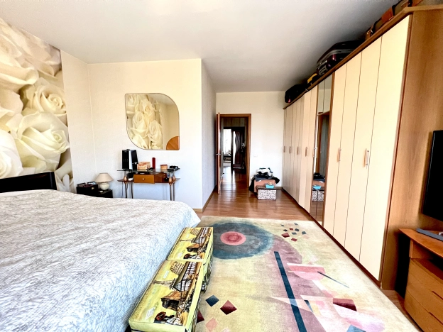 Купить трехкомнатную квартиру в ЮЗАО в Москве. Вариант № 24229, 7, площадь -  квм, цена 33000000 рублей