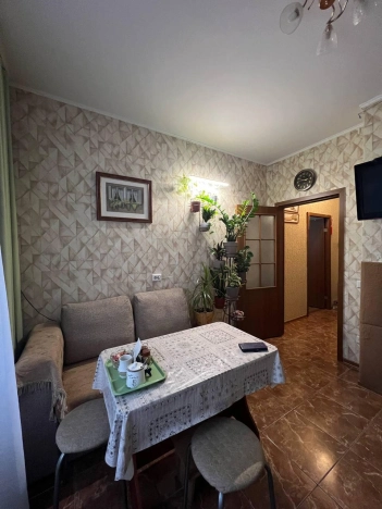 Купить однокомнатную квартиру на улице Кедрова в Москве. Вариант № 10286806, 3, площадь -  квм, цена 7300000 рублей