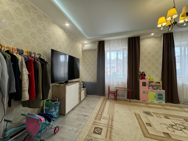 Купить двухкомнатную квартиру на вторичке в Микрорайоне 4-й, Элиста в Элисте. Вариант № 35894, 1, площадь -  квм, цена 6800000 рублей