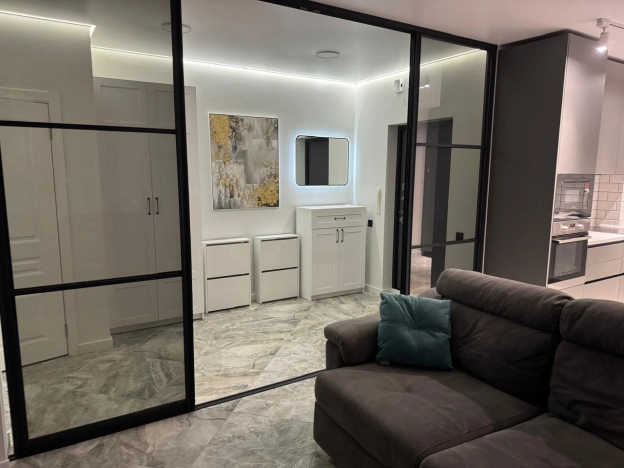 Купить трехкомнатную квартиру в районе Калининский в Новосибирске. Вариант № 4885111, 5, площадь -  квм, цена 11990000 рублей