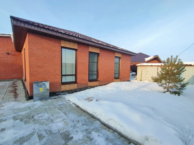 Купить дом в Новосибирске. Вариант № 2986115, 1, площадь -  квм, цена 9800000 рублей