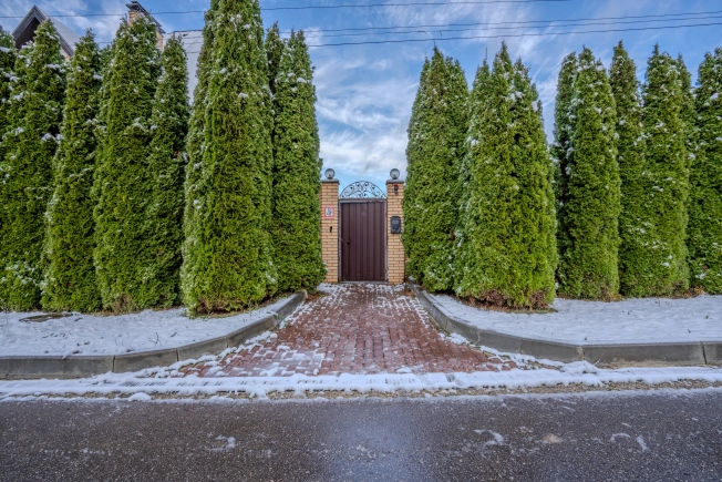 Купить дом в Москве. Вариант № 9148977, 44, площадь - квм, цена 75000000 рублей