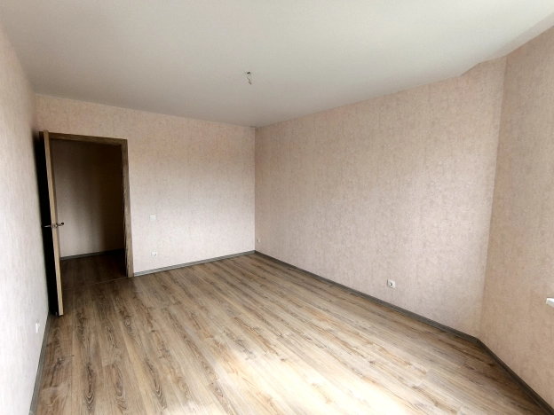 Купить двухкомнатную квартиру в Воронеже. Вариант № 2004425, 21, площадь -  квм, цена 6498000 рублей