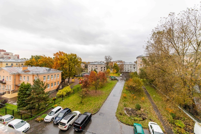 Купить трехкомнатную квартиру на улице Малоохтинский проспект в Санкт-Петербурге. Вариант № 8060298, 3, площадь -  квм, цена 13000000 рублей