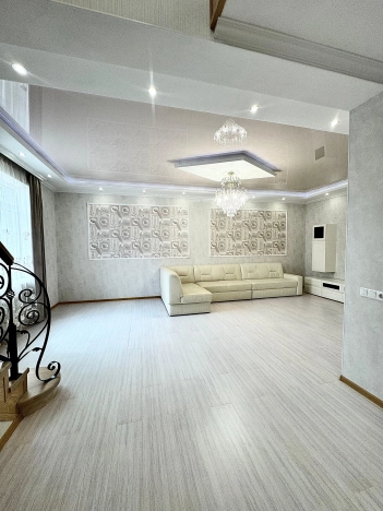 Купить дом в Южно-Сахалинске. Вариант № 2460458, 2, площадь -  квм, цена 24700000 рублей