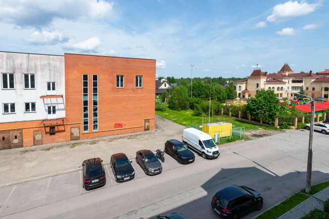 Купить трехкомнатную квартиру у метро Горьковская в Санкт-Петербурге. Вариант № 44898, 39, площадь -  квм, цена 19450000 рублей