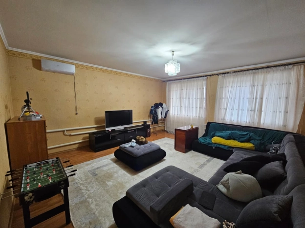 Купить дом в Элисте. Вариант № 9336529, 9, площадь -  квм, цена 10699999 рублей