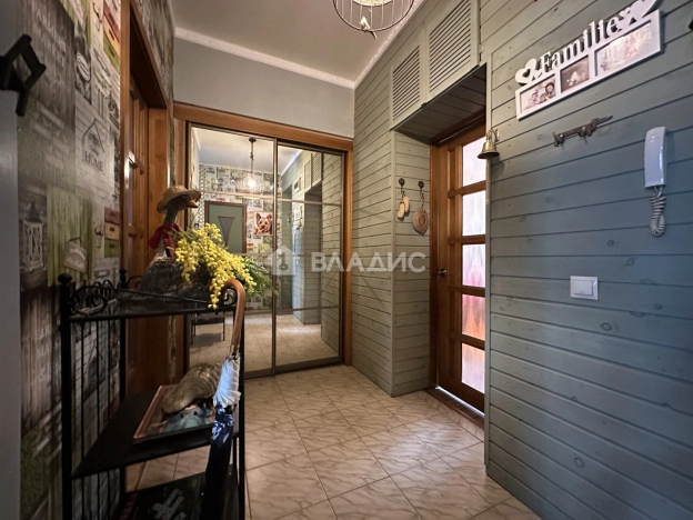 Купить двухкомнатную квартиру в Микрорайоне 15-й, Ангарск в Ангарске. Вариант № 37753, 10, площадь -  квм, цена 4900000 рублей