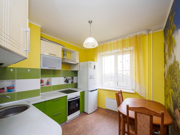 Купить однокомнатную квартиру в Омске. Вариант № 3993678, 5, площадь -  квм, цена 4900000 рублей