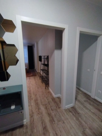 Снять квартиру в районе Дзержинский в Новосибирске. Вариант № 9205147, 8, площадь -  квм, цена 50000 рублей