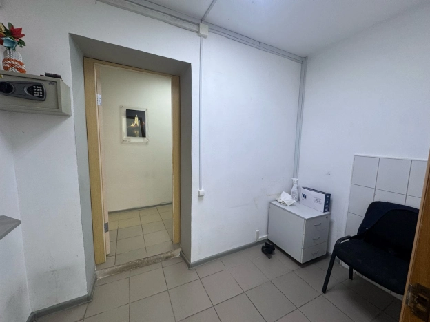 Снять коммерческую недвижимость в Тобольске. Вариант № 335773, 28, площадь -  квм, цена 130000 рублей