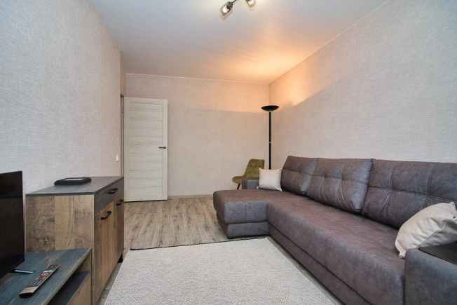 Снять однокомнатную квартиру на улице Гвардейская в Владимире. Вариант № 7582318, 5, площадь -  квм, цена 35000 рублей