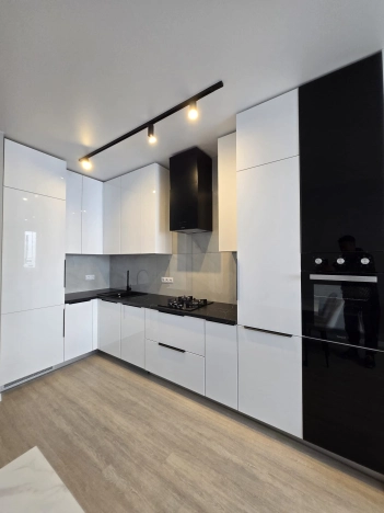 Купить двухкомнатную квартиру на улице Виктора Гакуна в Калининграде. Вариант № 362745, 2, площадь -  квм, цена 11500000 рублей