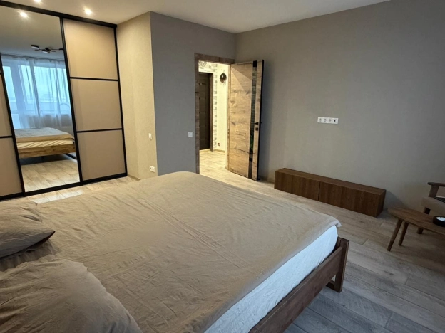 Купить квартиру в Москве. Вариант № 10003054, 8, площадь -  квм, цена 11800000 рублей