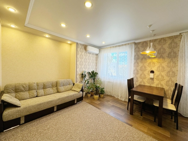 Купить квартиру на улице Зейская в Благовещенске. Вариант № 14145, 4, площадь -  квм, цена 8000000 рублей