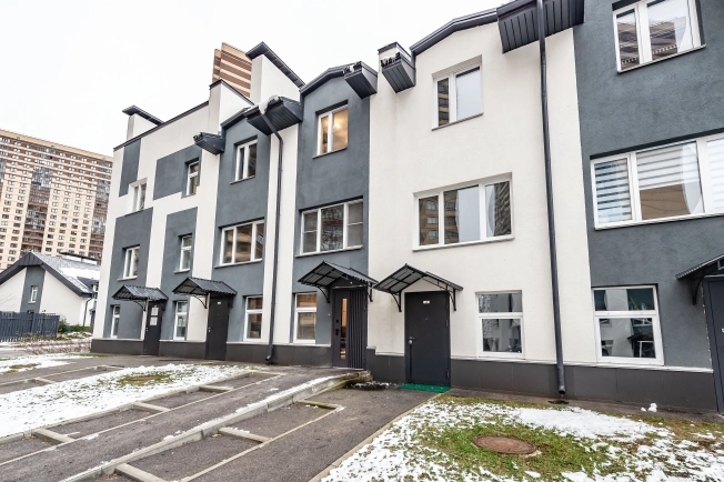 Купить трехкомнатную квартиру у метро Садовая в Санкт-Петербурге. Вариант № 10010474, 9, площадь -  квм, цена 13985094 рублей