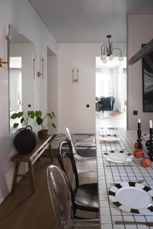 Купить трехкомнатную квартиру в районе Центральный в Санкт-Петербурге. Вариант № 10941, 18, площадь -  квм, цена 43000000 рублей