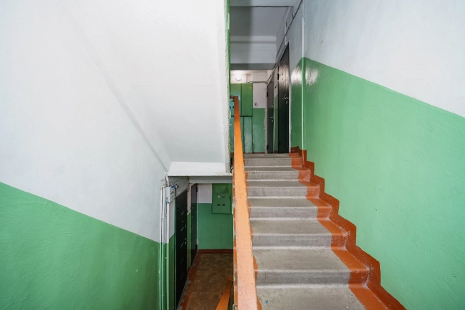 Купить двухкомнатную квартиру в Омске. Вариант № 8511441, 19, площадь -  квм, цена 4000000 рублей