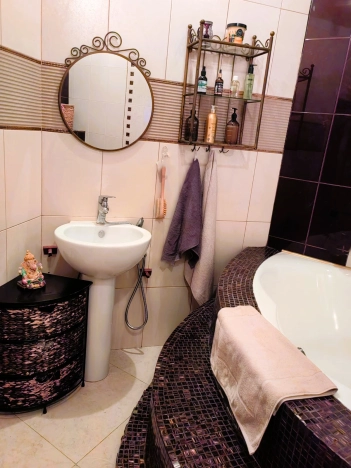 Купить трехкомнатную квартиру в Новосибирской области. Вариант № 10027655, 15, площадь -  квм, цена 9800000 рублей