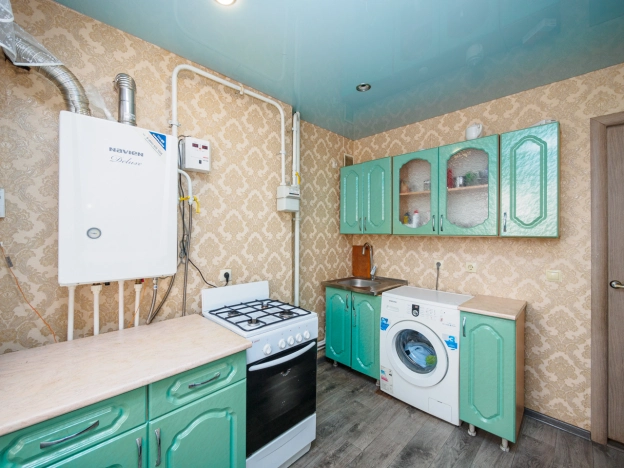 Купить двухкомнатную квартиру на улице бульвар Архитекторов в Омске. Вариант № 3993197, 13, площадь -  квм, цена 5300000 рублей