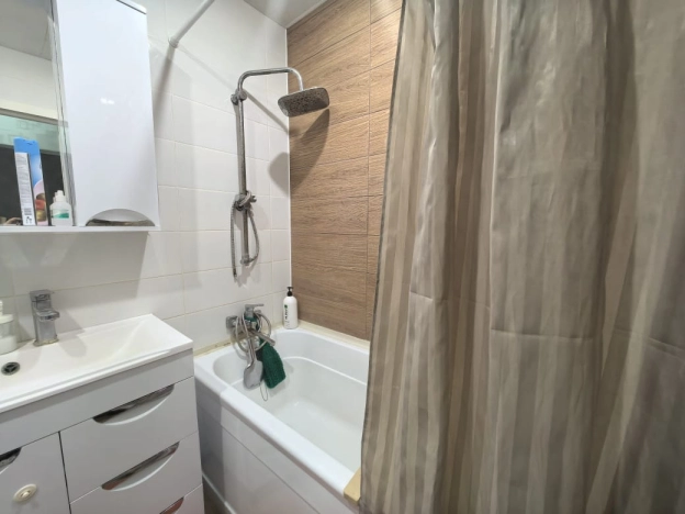 Купить однокомнатную квартиру на улице Обсерваторная в Ростовской области. Вариант № 4019367, 10, площадь -  квм, цена 5100000 рублей