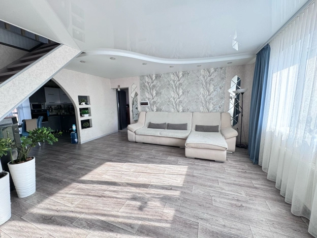 Купить дом в Микрорайоне Советский, Стерлитамак в Стерлитамаке. Вариант № 41633, 3, площадь -  квм, цена 7999000 рублей