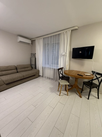 Купить квартиру в Москве. Вариант № 8597861, 3, площадь -  квм, цена 13000000 рублей