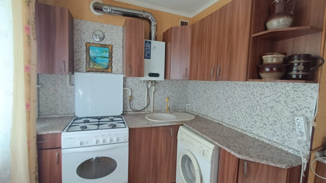 Купить трехкомнатную квартиру в Ростовской области. Вариант № 2823943, 6, площадь -  квм, цена 4730000 рублей