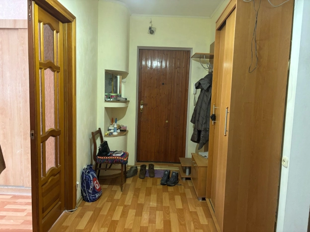 Купить трехкомнатную квартиру в Микрорайоне 8-й, Элиста в Элисте. Вариант № 13645, 14, площадь -  квм, цена 5500000 рублей