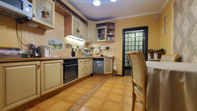 Купить двухкомнатную квартиру в Одинцове. Вариант № 6282031, 3, площадь -  квм, цена 9200000 рублей