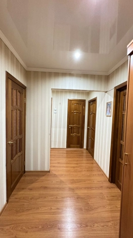 Купить трехкомнатную квартиру в Микрорайоне 8-й, Элиста в Элисте. Вариант № 2887815, 0, площадь -  квм, цена 5350000 рублей