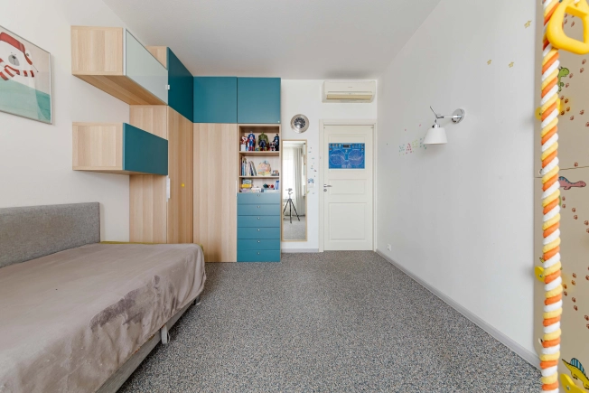 Купить трехкомнатную квартиру в Санкт-Петербурге. Вариант № 9367955, 14, площадь -  квм, цена 23000000 рублей