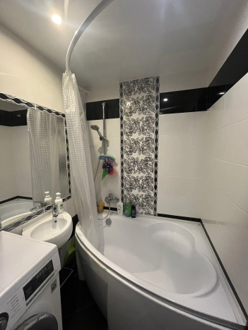 Купить двухкомнатную квартиру в Калининграде. Вариант № 9418498, 15, площадь -  квм, цена 5900000 рублей