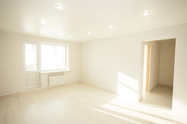 Купить четырехкомнатную квартиру в Омской области. Вариант № 9492224, 17, площадь -  квм, цена 4000000 рублей