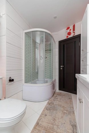 Купить четырехкомнатную квартиру в Омске. Вариант № 5503, 15, площадь -  квм, цена 13900000 рублей