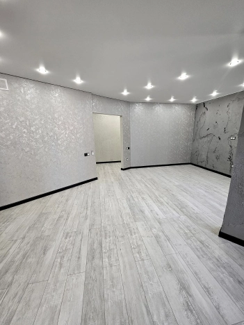 Купить квартиру на улице Домбайская в Краснодаре. Вариант № 16461, 24, площадь -  квм, цена 8750000 рублей