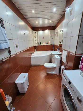 Купить двухкомнатную квартиру в Сыктывкаре. Вариант № 8114252, 13, площадь -  квм, цена 10200000 рублей