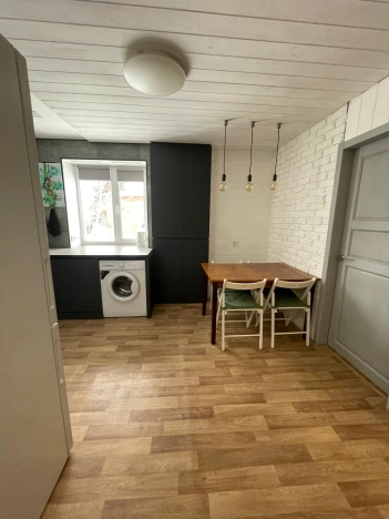 Купить квартиру на улице Ленина в Тюменской области. Вариант № 8493566, 4, площадь -  квм, цена 3580000 рублей