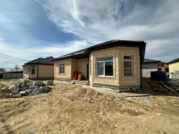 Купить дом в Элисте. Вариант № 9994852, 2, площадь -  квм, цена 8500000 рублей