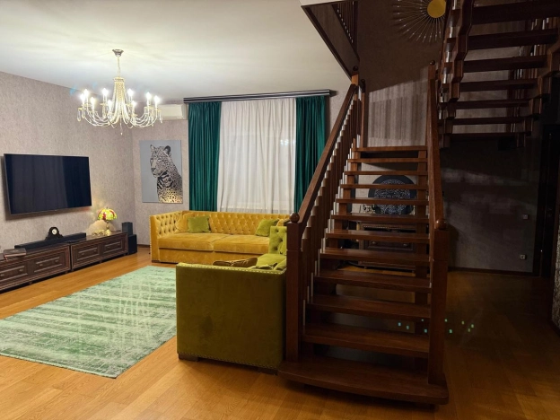 Купить четырехкомнатную квартиру в Новосибирской области. Вариант № 8070281, 15, площадь -  квм, цена 25000000 рублей