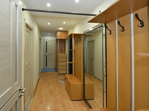 Купить четырехкомнатную квартиру в Новосибирской области. Вариант № 3881281, 18, площадь -  квм, цена 7500000 рублей