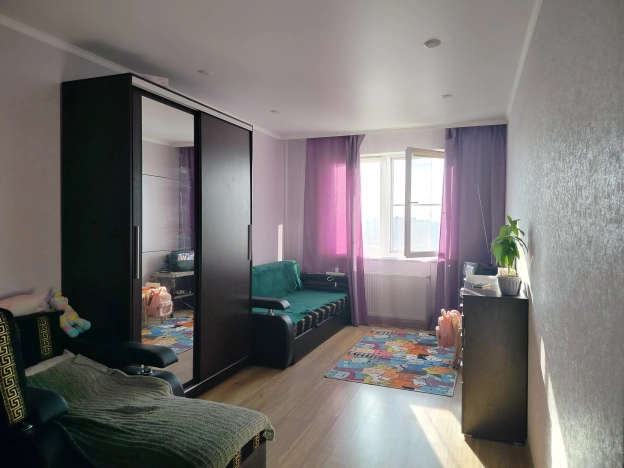 Купить однокомнатную квартиру на улице Магистральная в Краснодаре. Вариант № 6893042, 22, площадь -  квм, цена 5100000 рублей