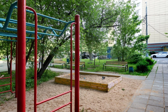 Купить квартиру в Москве. Вариант № 7733558, 42, площадь - квм, цена 99000000 рублей