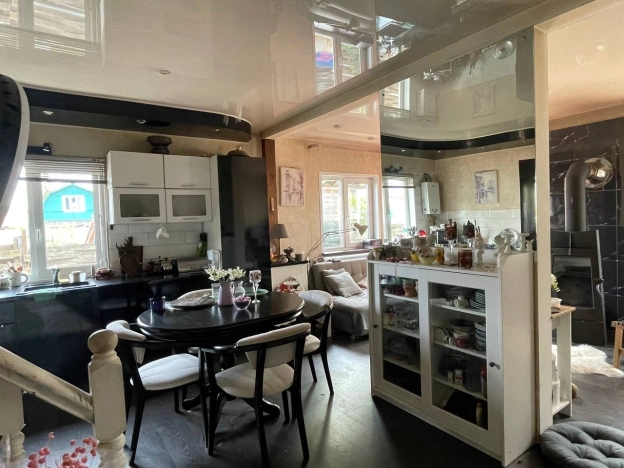 Купить дом в районе Выборгский в Санкт-Петербурге. Вариант № 40172, 7, площадь -  квм, цена 15800000 рублей