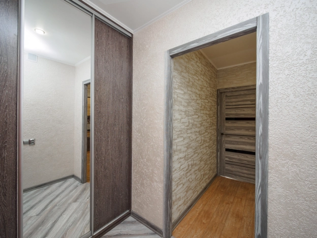 Купить квартиру в Омске. Вариант № 9249370, 14, площадь -  квм, цена 4550000 рублей