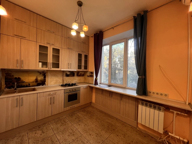 Купить трехкомнатную квартиру на улице Университетский проспект в Волгограде. Вариант № 3335362, 0, площадь -  квм, цена 5500000 рублей