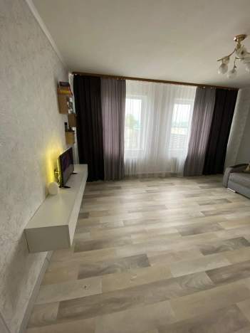 Купить дом в Тюменской области. Вариант № 9804303, 4, площадь -  квм, цена 3700000 рублей